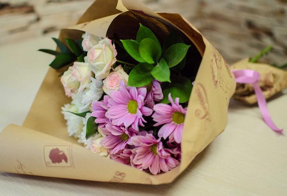 Букет цветов из: Розы и Хризантемы в Когалыме