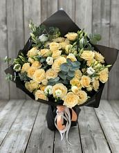 Букет цветов из:  Розы и Лизиантусы в Когалыме