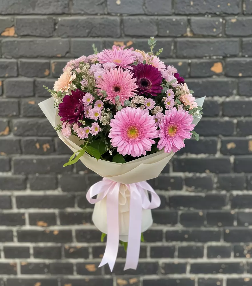 Букет цветов из: Герберы и Хризантемы в Когалыме