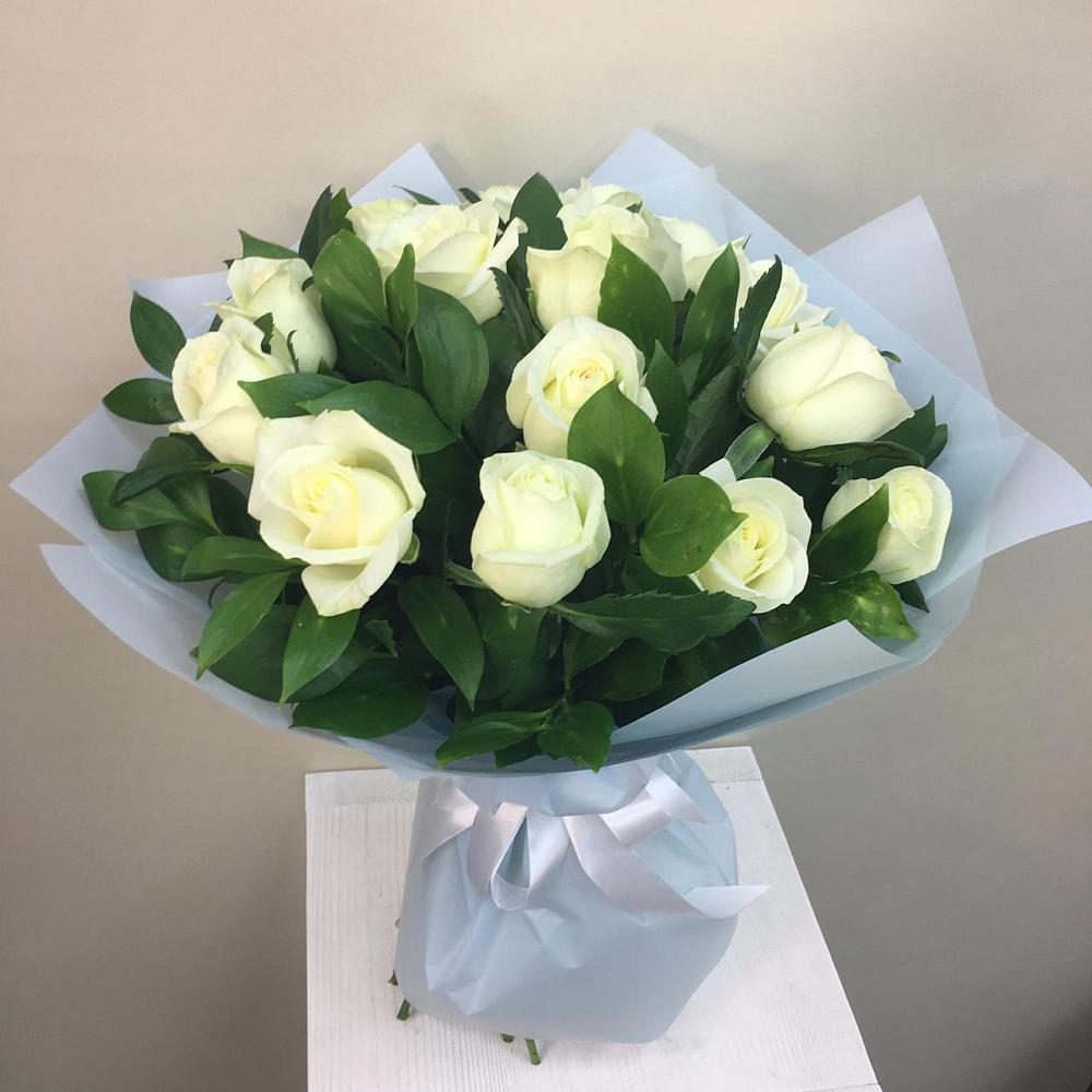 Букет 15 Белых роз Проуд в Когалыме