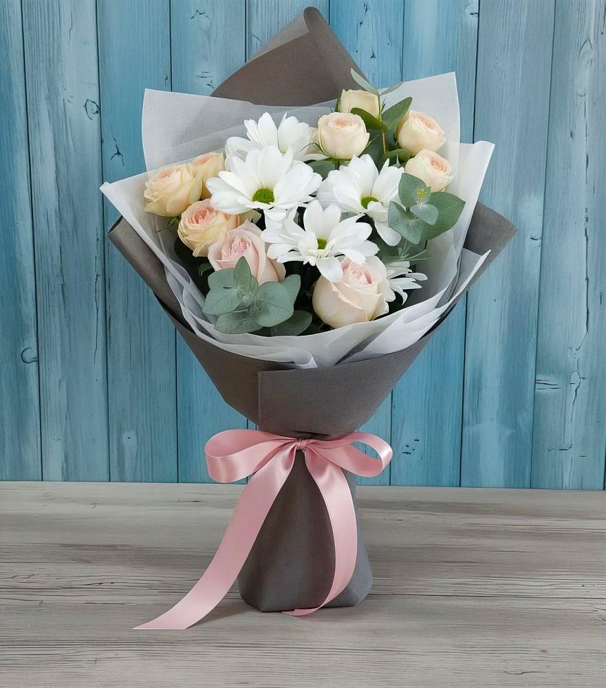 Букет цветов из: Хризантемы и Розы в Когалыме