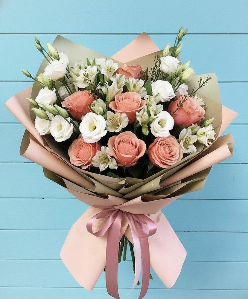 Букет цветов из: Розы, Альстромерии и Лизиантусы в Когалыме