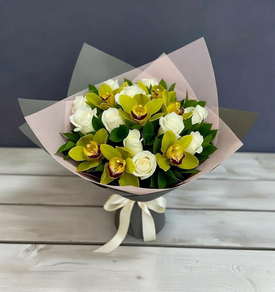 Букет цветов из: Орхидеи и Розы в Когалыме