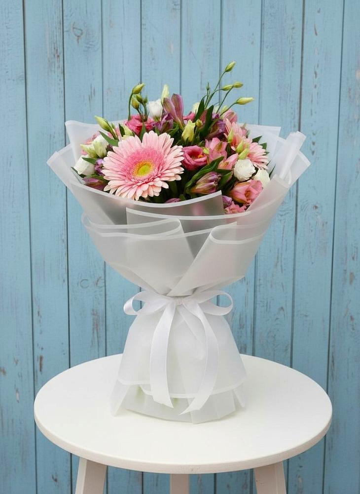 Букет цветов из: Герберы, Альстромерии и Лизиантусы в Когалыме