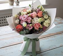 Букет цветов из:  Розы, Лизиантусы и Гвоздики в Когалыме