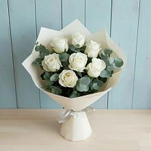 Букет Белые розы в Эвкалипте в Когалыме